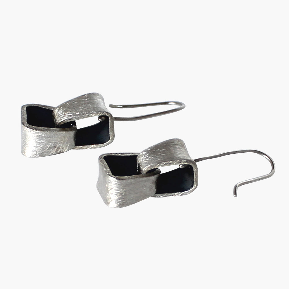 Bond Earrings