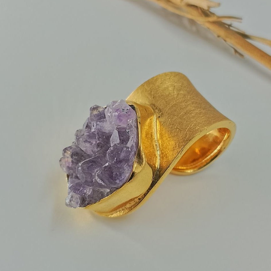 Infinity Amethyst Quartz Ring